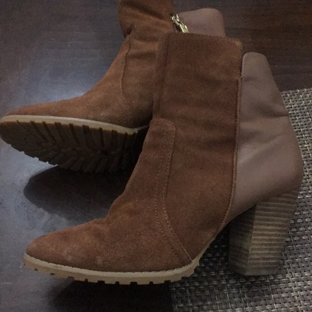Shoes - Picture 3 of 8